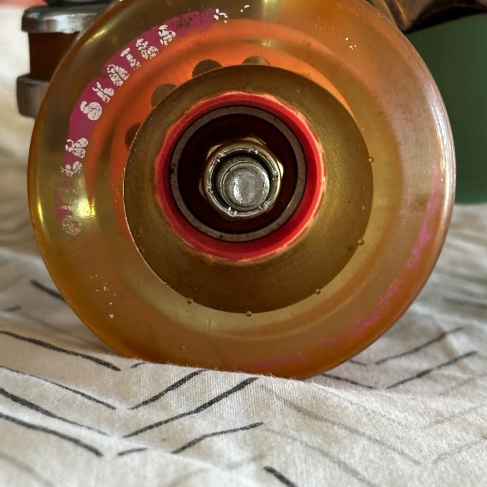 Impala Aqua Roller Skates with Protective Gear - Picture 10 of 12